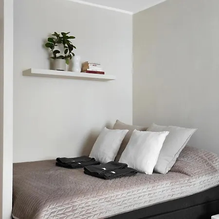 Trendy Nordic By Tram Stop Lejlighed *